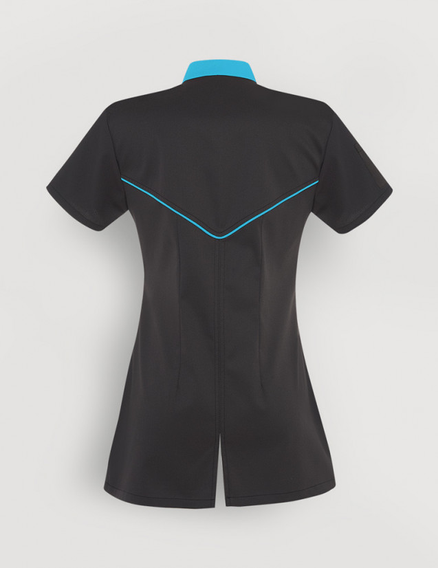 Blouse médicale femme Mona couleur ardoise avec parements bleu océan. Marque : Belissa. Vue de dos ghost.