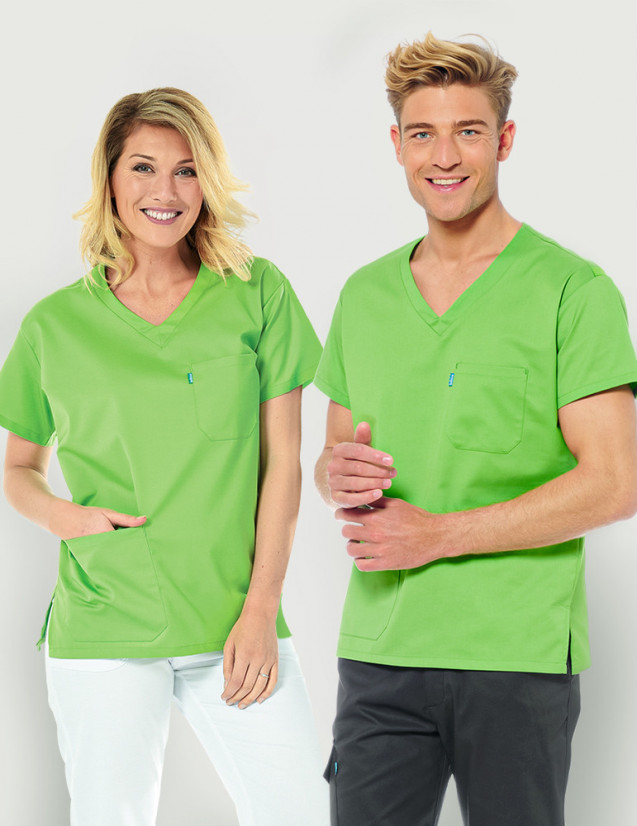 Tunique médicale mixte Jules col en V  couleur vert pomme - Marque Belissa - Vue portée sur homme et femme