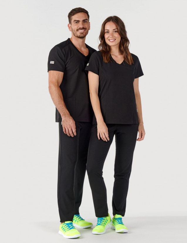 Couple homme et femme en tenue médicale marque fit for work by Belissa couleur noir Couple homme et femme en tenue médicale marque fit for work by Belissa couleur noir