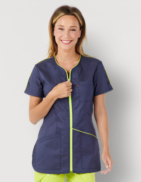 Blouse médicale femme VIC. Marque Belissa. Jeans et parements couleur anis