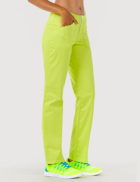 Pantalon médical femme Luna by Belissa, couleur anis, vue de 3/4 face