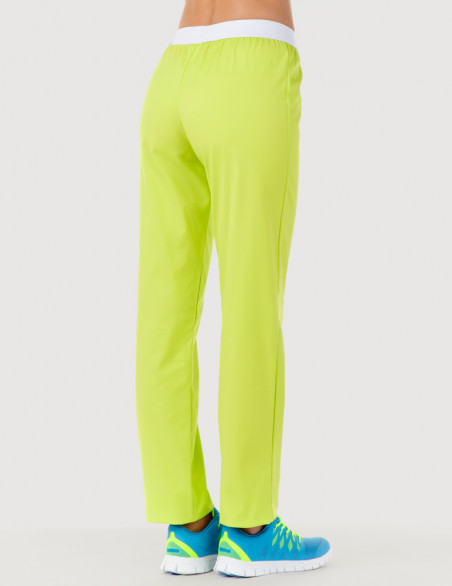 Pantalon médical élastiqué pour femme. Couleur vert anis, vue 3/4 face - modèle Emma by Belissa