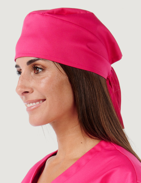 Calot couleur rose framboise - Forme Bandana - Porté vue de face - Marque Belissa