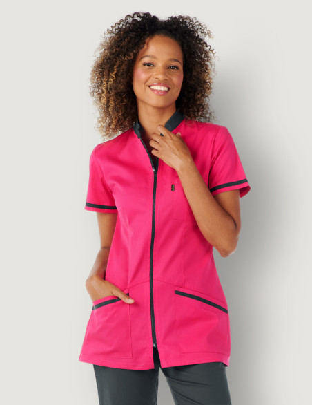 Blouse médicale femme Celia couleur rose framboise et ardoise - Made in France by Belissa