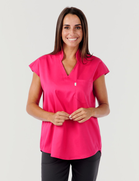 Tunique médicale femme Iris couleur framboise Made in France by Belissa - vue portée