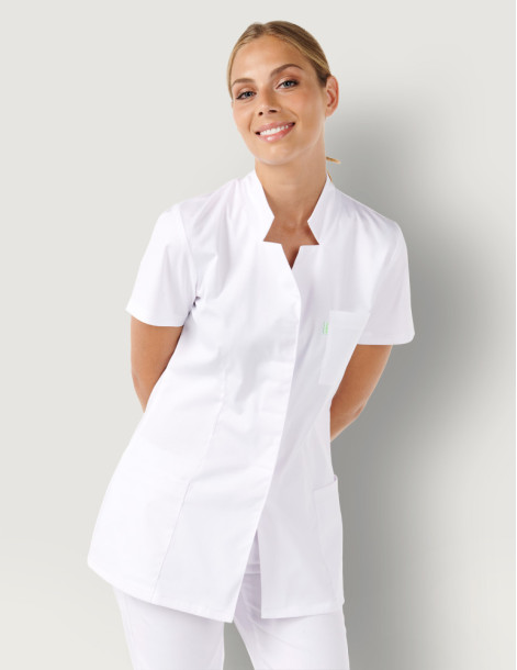 Une Vue De Face Jeune Femme Médecin En Costume Médical Blanc Et