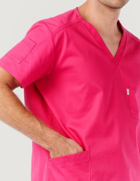 Tunique médicale unisexe Pablo col en V couleur framboise  - Détail poche droite - Marque Belissa