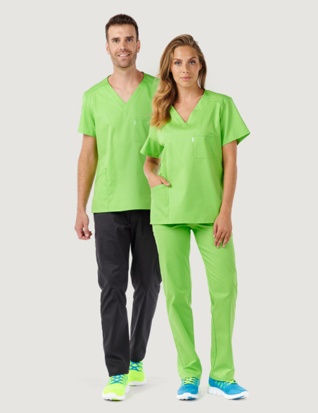 Couple dentiste en blouse médicale unisexe Pablo col en V - couleur vert pomme vue avec pantalon vert pomme et ardoise