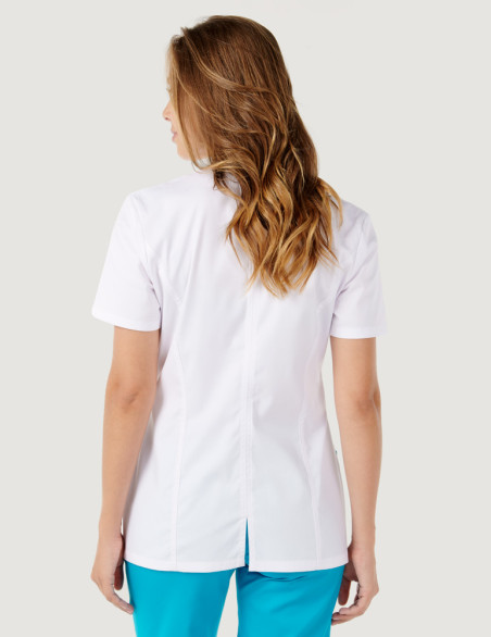 Blouse médicale femme Louise Blanc-VBleu océan Made in France by Belissa - Vue portée