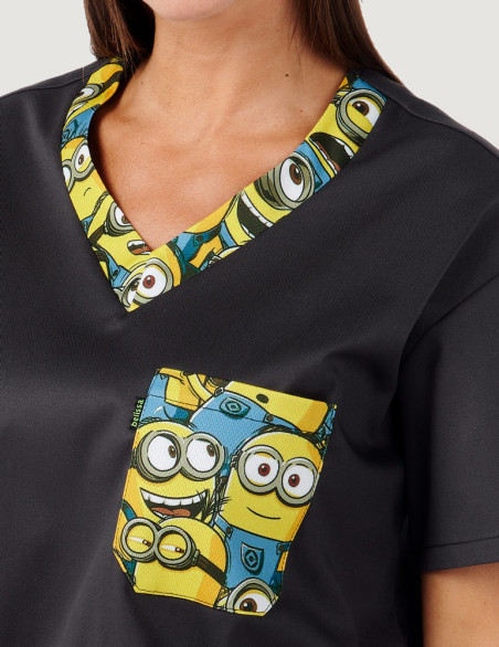 Détail motifs "mignons" sur tunique médicale JULES ardoise by Belissa