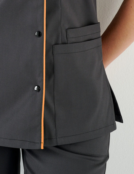 Détail blouse Anna asymétrique - Couleur ardoise-Abricot - Vue ghost - Marque Belissa