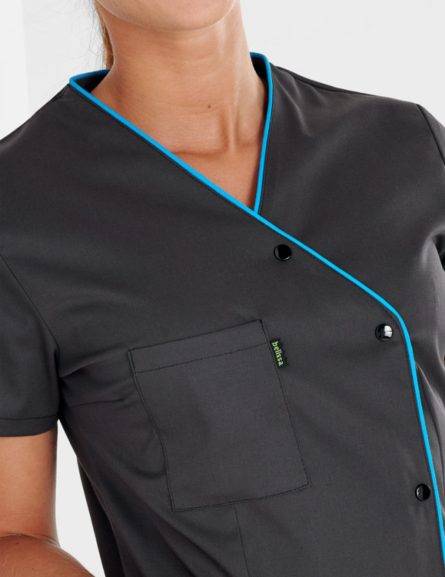 Détail blouse Anna asymétrique - Couleur ardoise-Océan - Vue ghost - Marque Belissa