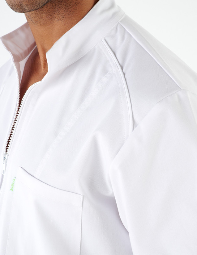 Détail blouse blanche homme Lucas - Marque Belissa Détail blouse blanche homme Lucas - Marque Belissa