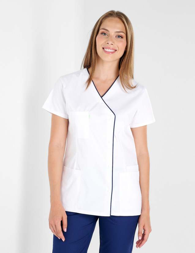 Blouse pharmacienne - Coupe femme asymétrique couleur blanc-marine - Marque Belissa