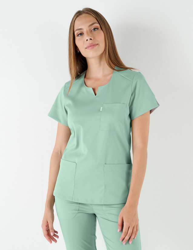 Tunique médicale Palma - Coupe femme cintrée - Couleur sauge - Marque Belissa