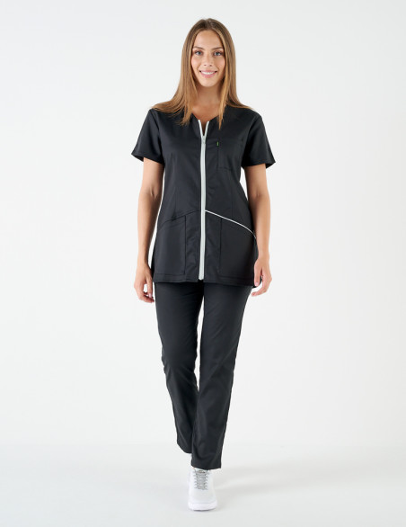 Tenue médicale femme - Coupe cintrée - Couleur noir parements gris clair - Vue en pied - Marque Belissa