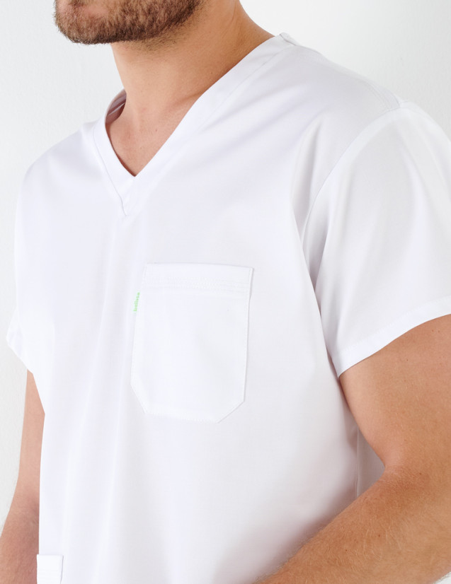 Détail encolure tunique médicale homme Rio couleur blanc - Marque Belissa Détail encolure tunique médicale homme Rio couleur blanc - Marque Belissa