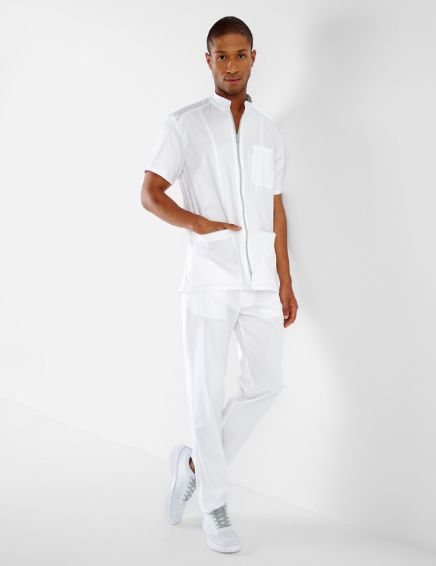 Tenue médicale homme - Couleur blanc zip et biais gris clair - Vue en pied - Marque Belissa