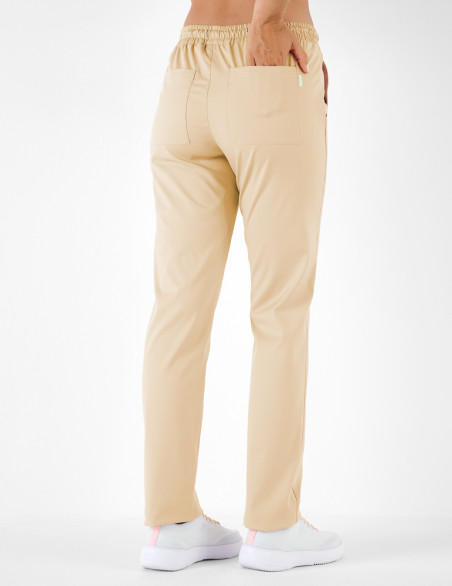 Pantalon femme India by Belissa - couleur beige - taille élastique. Vue de dos