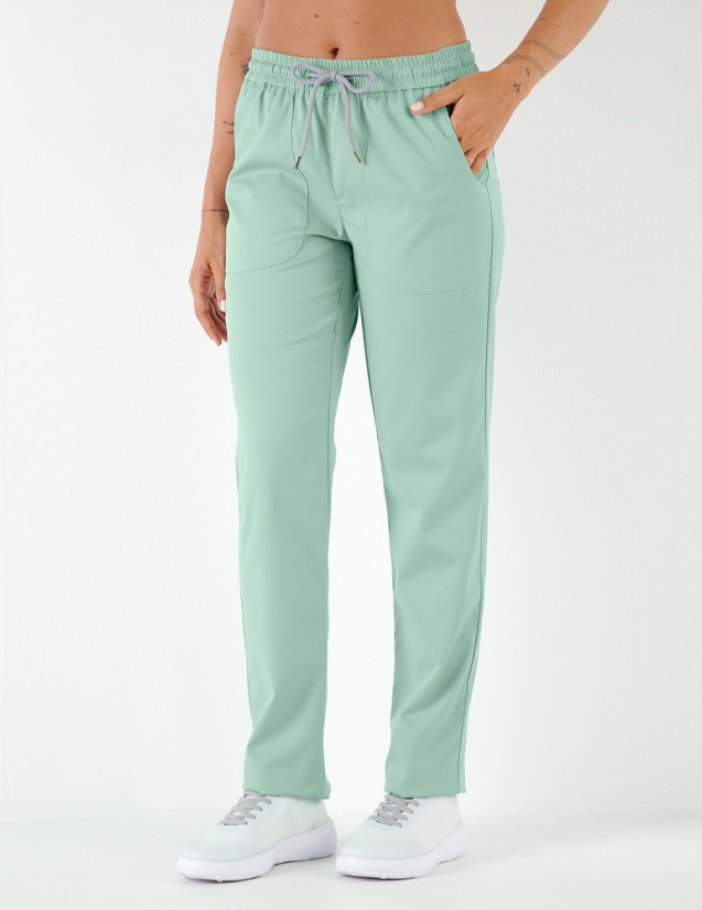 Pantalon femme India by Belissa - couleur sauge - taille élastique + cordon gris. Vue de face