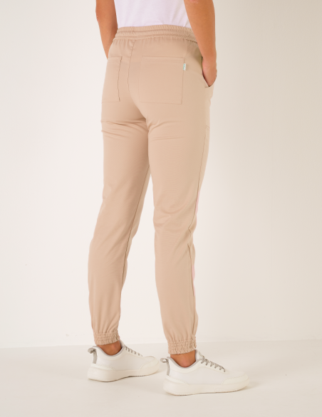 Pantalon femme Nouméa by Belissa - couleur beige - taille élastique + cordon. Vue de dos