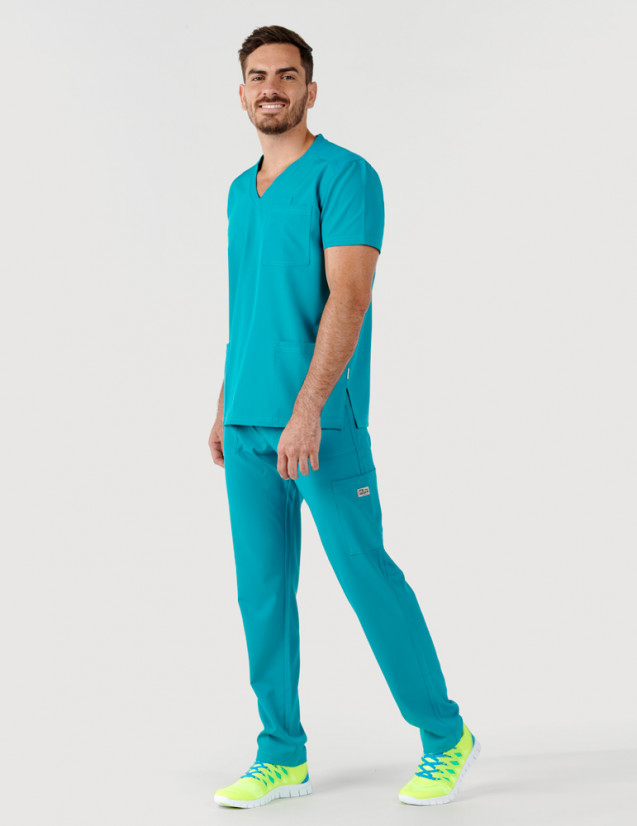 Tenue médicale homme - couleur turquoise - col en V - Vue en pied - Marque Fit for Work by Belissa - Medical sportswear